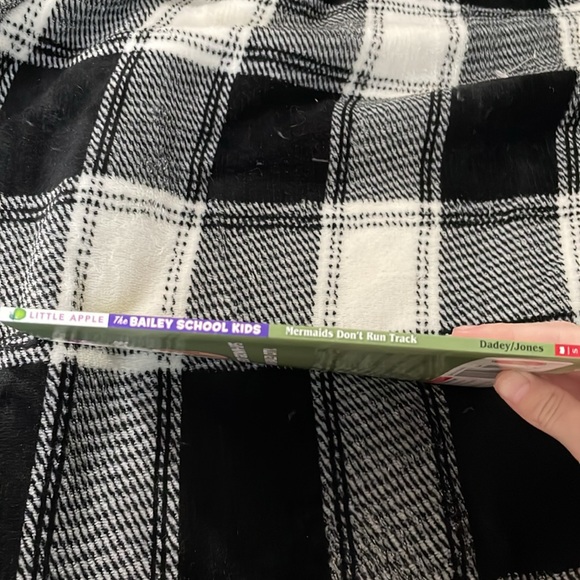 COPY - mermaids don’t run track - Picture 4 of 4